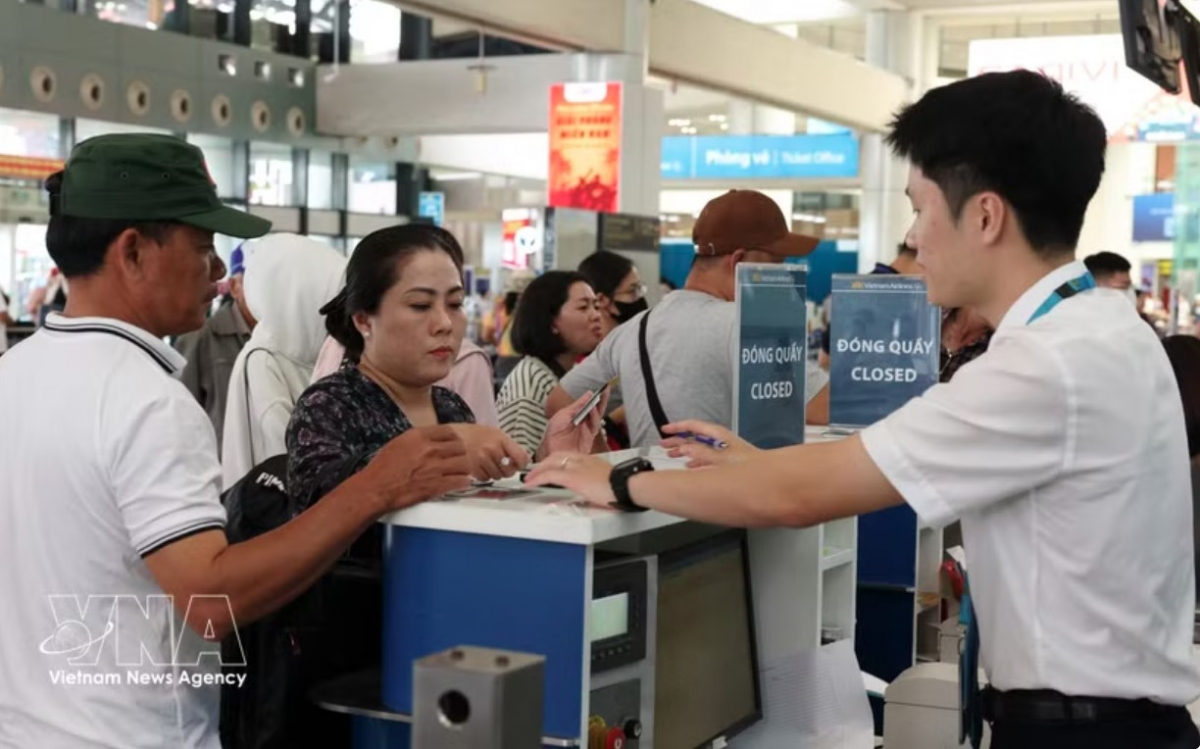 Air travel demand holds steady during Hung Kings, April 30-May 1 holidays